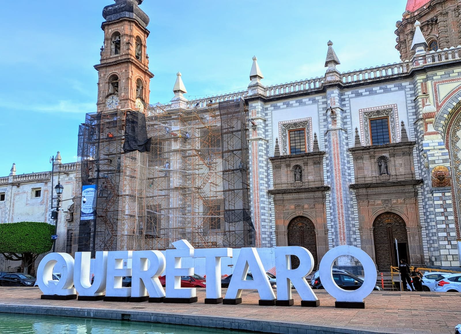 Andamios instalados en el Centro Histórico de Querétaro
